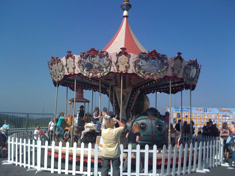 Location Carrousel Fr&egrave;res Lumi&egrave;re